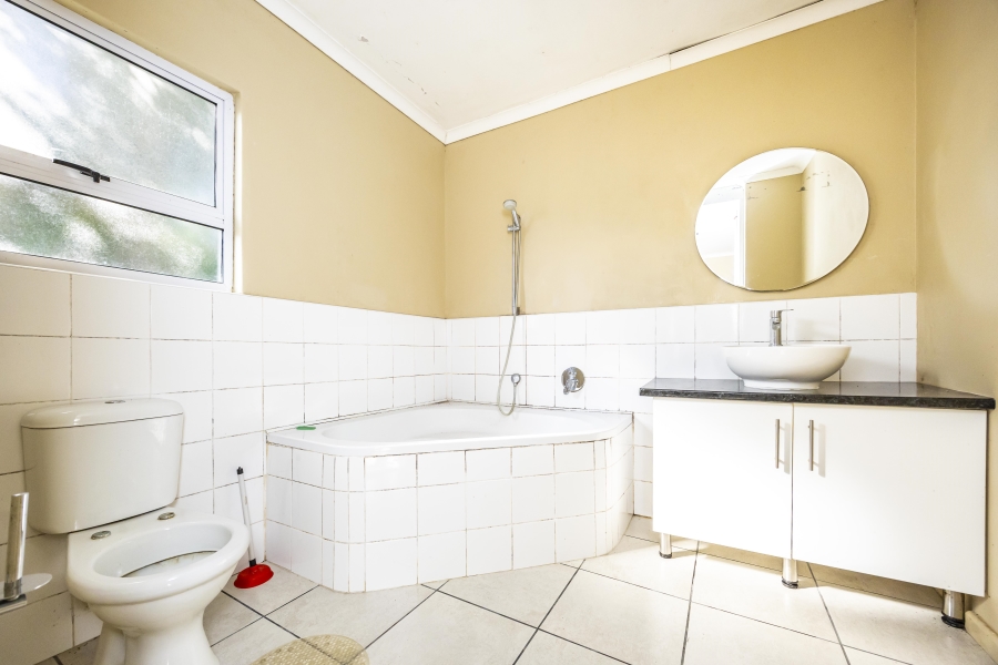 4 Bedroom Property for Sale in Cambridge West Eastern Cape